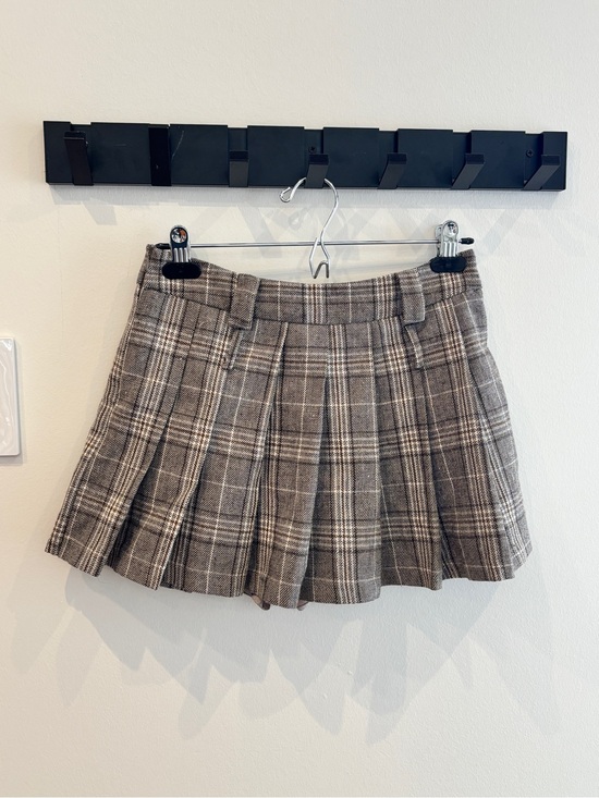 Dresses & Skirts - Pleated Plaid Mini Skirt in Brown and Cream